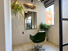 半個室のお席で周りを気にせずにお過ごしいただけます。[松戸駅/メンズ/men's/メンズパーマ/メンズカット]