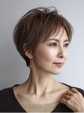 ハーツ(Heart's) ミセスショート×白髪ぼかしカラー３０代４０代５０代６０代