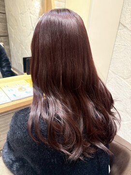 ヴァネッサ(VANESSA) ピンクブラウンイルミナカラー巻き髪アレンジ×山本かほ