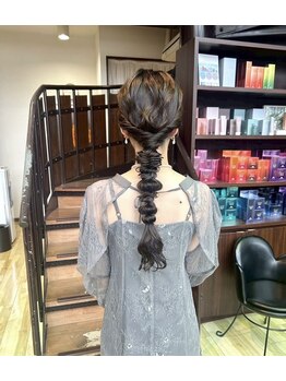 ドゥアパパス dua PAPASS HAIR&COSMETICSの写真/≪北区/学南町≫崩れにくいヘアセットで、特別な日をもっと素敵に演出します♪