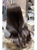 簡単スタイリングで盛れるくびれレイヤー×グレージュ