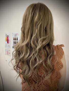 ヘアーグランデシーク(Hair Grande Seeek) 色落ちが気にならないアッシュベージュ