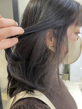 フェイバーバイリフ(FAVOR by Ref.) ホワイトベージュイヤリングカラー