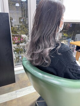 ジゼル(GiseL) お洒落シルバー♪ダブルカラー/ブリーチ/髪質改善/ハイトーン