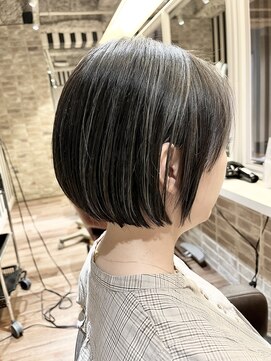 ロイ(Roi.) Roi.【ロイ】ボブ×シルバーハイライト