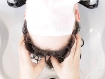 シエルタルミ(CIEL TARUMI)の写真/【女性スタイリストのみ】極上のヘッドマッサージで心身ともにリラックス♪いつものメニューにプラスワン☆