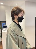 ショートボブ　毛流れショート　センターパート