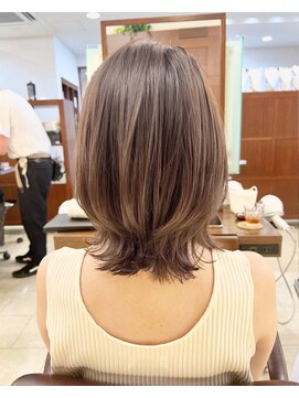 キアラ(Kchiara) くびれが可愛い大人ミディアム