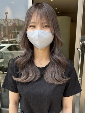 ミリィ 四日市(mily) シルバーグレージュ