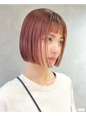 ショートボブレイヤーカット切りっぱなしグレージュ