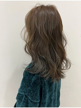 カシェ シモムラ(Cashe'e SHIMOMURA) ブリーチ無しで作るカーキグレージュ