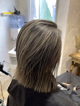 ロア インターナショナル 新宿店(LoA International) 【新宿】ハイライトバレイヤージュレイヤーボブ束感