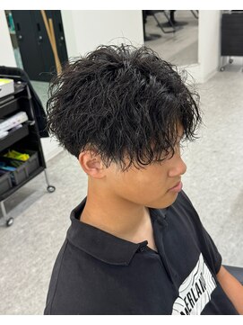 ブライト(BRIGHT) センターパートツイストスパイラルパーマ