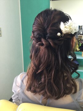 ふんわりハーフアップ