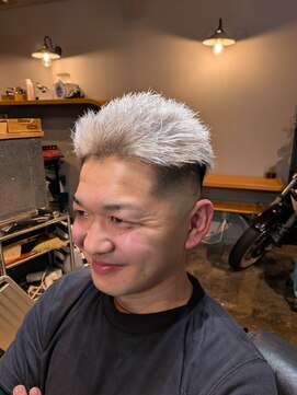 バーバーボルト(Barber Bolt) スパイキーショート×シルバー