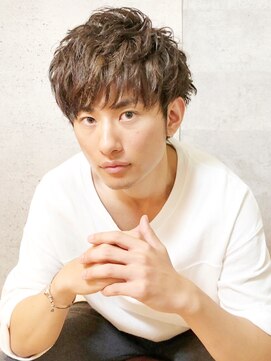 キアラ(Kchiara) 王道メンズヘア×フェザーマッシュ