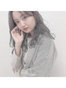 ガーランドウメダ(Garland umeda) ラベンダーアッシュ×ニュアンスウェーブ