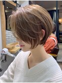 艶ベージュ×前髪長め×丸みとくびれショート☆