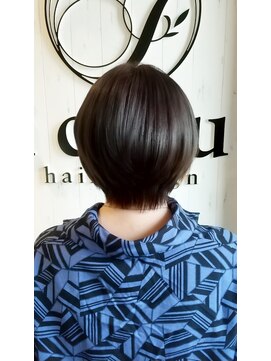 イコウヘアデザイン(icou hair design) コンパクトショート×イヤリングカラー