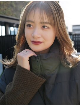 セシル ヘアー(Cecil hair) メルティカラー_ヘルシーレイヤー_外ハネミディ