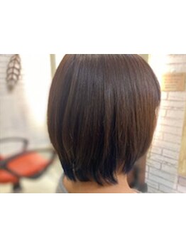 気になるくせ毛も毎日滑らかにまとまる。毛先までしっとり柔らかなサラサラストレートへ。[三鷹/髪質改善]