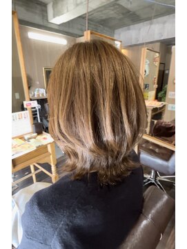 ニカ(NIKA) レディースミルクティーミディアムスタイル