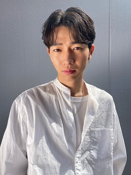 コンティニュー オモテサンドウ(CONTINUE OMOTESANDO) 大人気!韓国風カルマパーマセンターパートメンズヘア