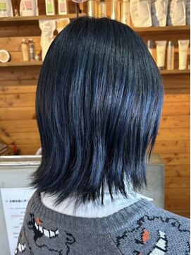 ビスクヘアデザイン(bisq hair design) ブルーブラック　透明感カラー　艶髪　ハイライト