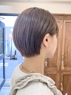 リビュー(re view) 丸み低め耳掛けショート