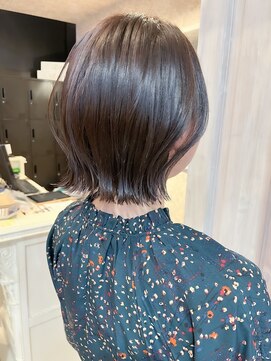 キャアリー(Caary) 福山人気切りっぱなし外ハネボブ髪質改善ストレート艶グレージュ