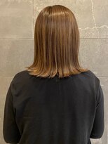 ディスコネクト(DISCO-N-NECT)&nbsp;切りっぱなしボブ　外ハネボブ　オリーブベージュ　ブリーチ