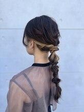 ヘアーバイモンキー(Hair by Monkey) 編み下ろしアレンジ