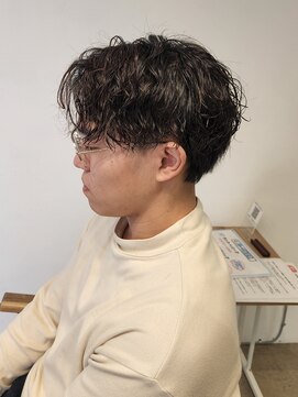 ニアウ 伊勢崎連取店(Niau) あり刈り上げセンターパート波巻きツイストスパイラルパーマ