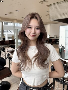 アフロート ギンザ(AFLOAT GINZA) 透明感ミルクティーベージュ韓国風レイヤーカットで小顔カット