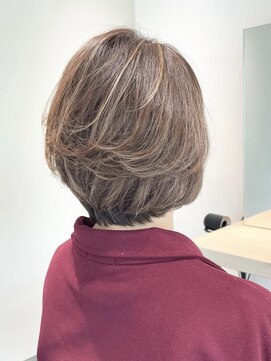 ストフ(stof) ハイライト/レイヤーカット/大人ショート/前上がりショートボブ