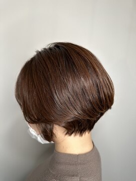 ショートカット ショートヘア 白髪ぼかしカラー 堀江