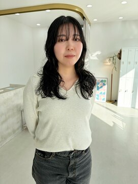 スヴニール(souvenir) レディースパーマ　ロングパーマ　コテ巻き風パーマ