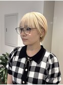 抜きっぱなしブロンド×耳かけショート