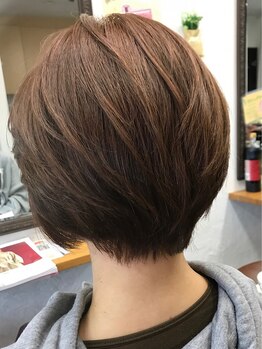 グート ヘアーラボ(gut HAIR LABO)の写真/ハイキャリア揃いで安心してお任せ！小顔効果◎の美シルエットショート☆伸びてきても手ぐしでまとまる♪