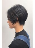黒髪のハンサムショート