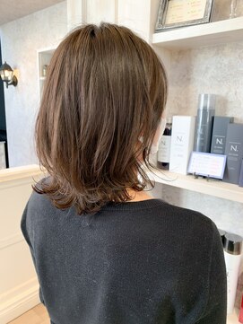 キャアリー(Caary) 福山市美容室Caary人気 小顔外ハネミディアムくびれヘア