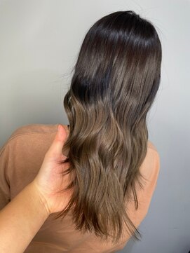 キリカ 中野(KIRIKA) ボブ/カーキグレージュ/マッシュショート/フェザーバング/中野駅