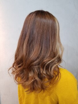 シェルビー 新宿(SHELBe) ゆるふわ×小顔フレーミング[新宿/髪質改善/ヘッドスパ]