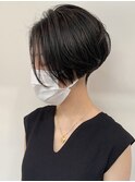 大人クール黒髪刈り上げハンサムショートセンターパート