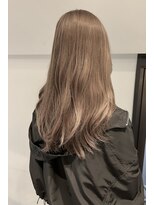 トレス(TRESS)&nbsp;ミルクティー　グレージュ　ブリーチ　ダブルカラー　原宿表参道