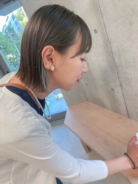 エウペ 渋谷(WEUPE) 斜めバング/グレージュカラー/デザインカラー/シルキーベージュ