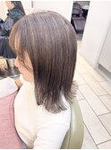 切りっぱなしボブ　ミディアム　ハイライト　ベージュ