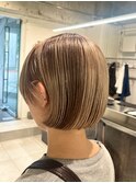 切りっぱなしボブデザインカラーローライトカラーブリーチカラー