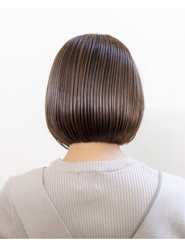 ルプラ ブリリアント(le-pla brilliant) ダブルカラー/アッシュベージュ/ボブ/センターパート/豊橋/田原