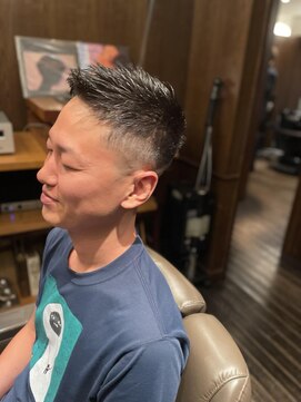 ザバーバー 青山(THE BARBER) ソフトモヒカンフェード